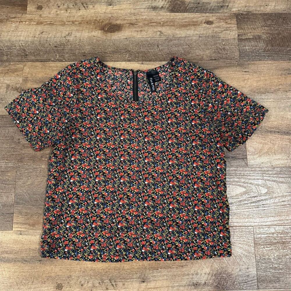 Ditzy Floral Blouse Y2K Back 1/4 Zipper M Fairy Preppy Boxy Roses Dark Romantic